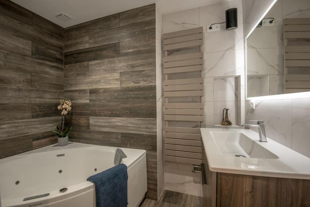 L'Escapade Apartment Angers Exterior photo